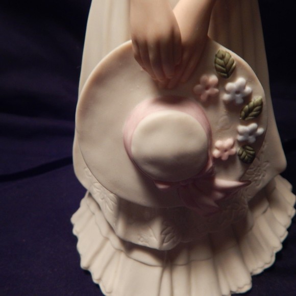 Heritage Collection Francesca Home & Garden Party 2001 - Picture 9 of 12